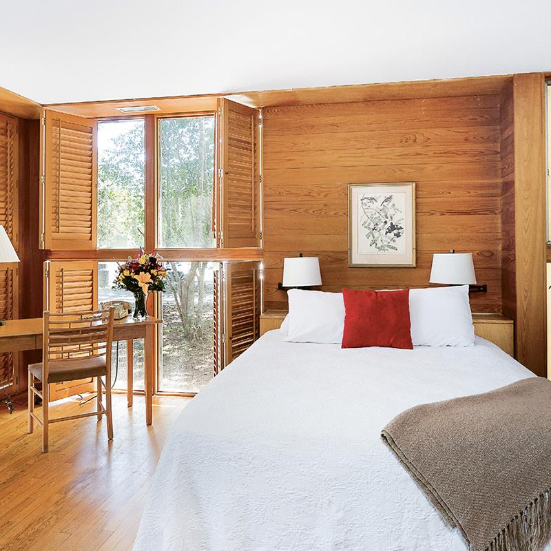 The Riverside Rooms have views ranging from the waterway to the marsh and surrounding woodlands.